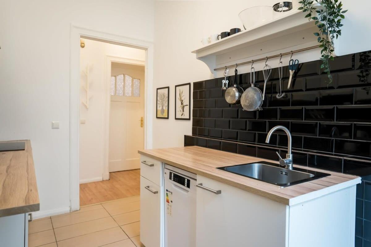 Great Apartment In Berlin Neukoelln Exterior photo